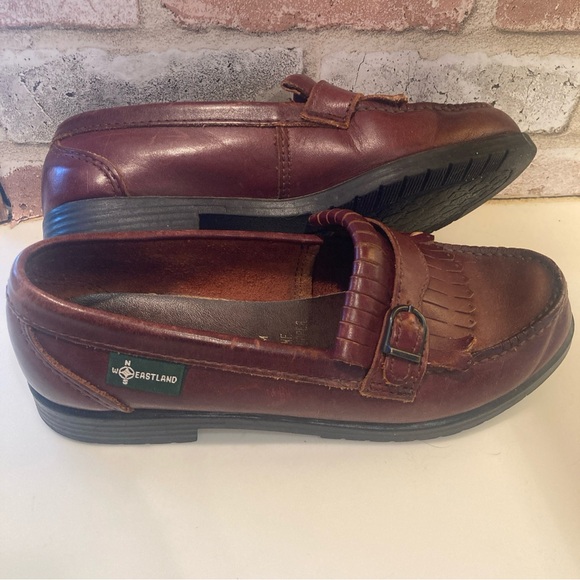 Eastland Womens Size 8 Brown Leather Kiltie Fringe Slip On Loafer - Picture 4 of 6